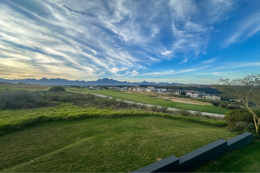 5 Bedroom Property for Sale in Oubaai Western Cape